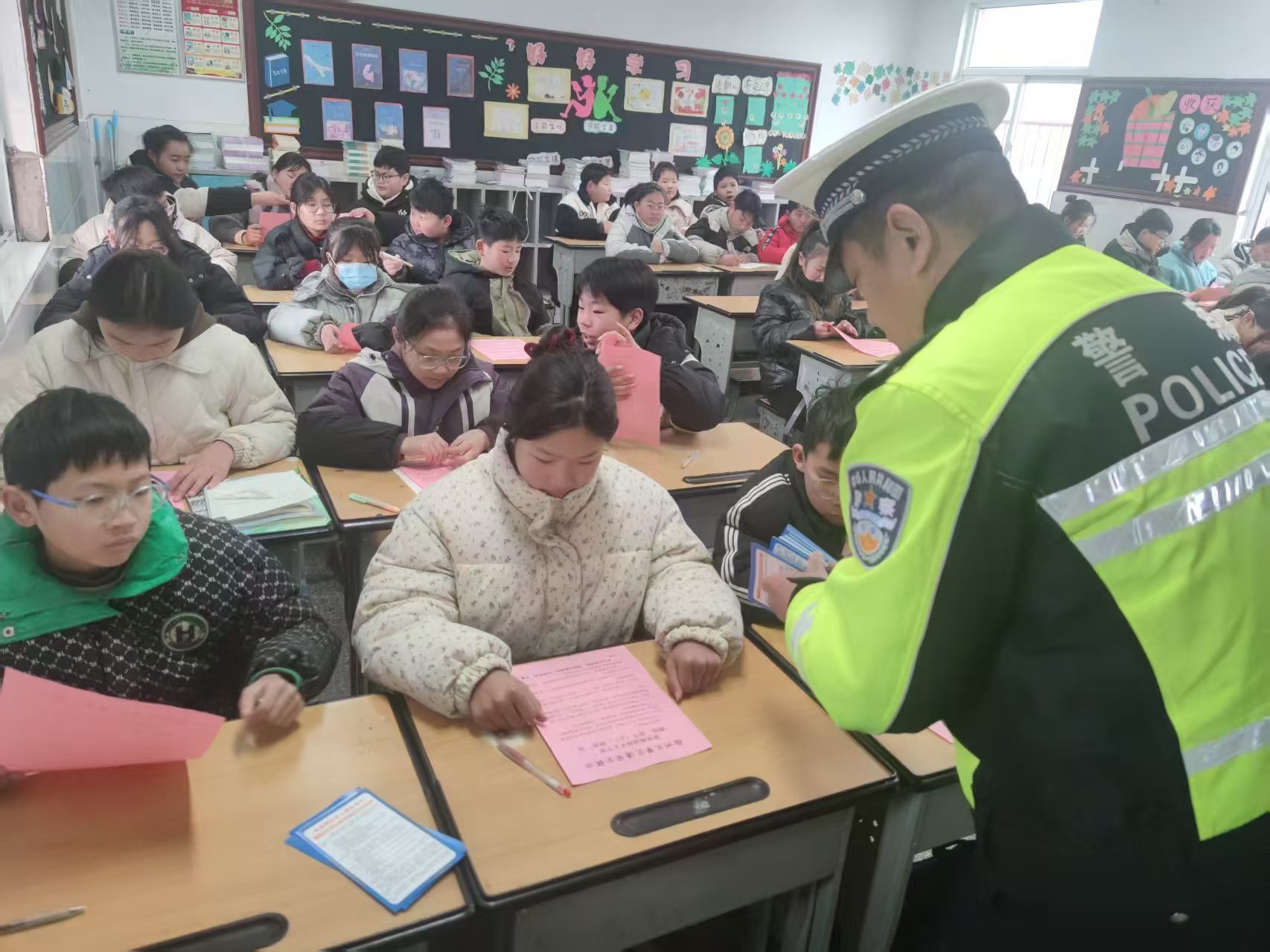 “护学模式”开启！徐州做实做好“交通安全开学第一课”