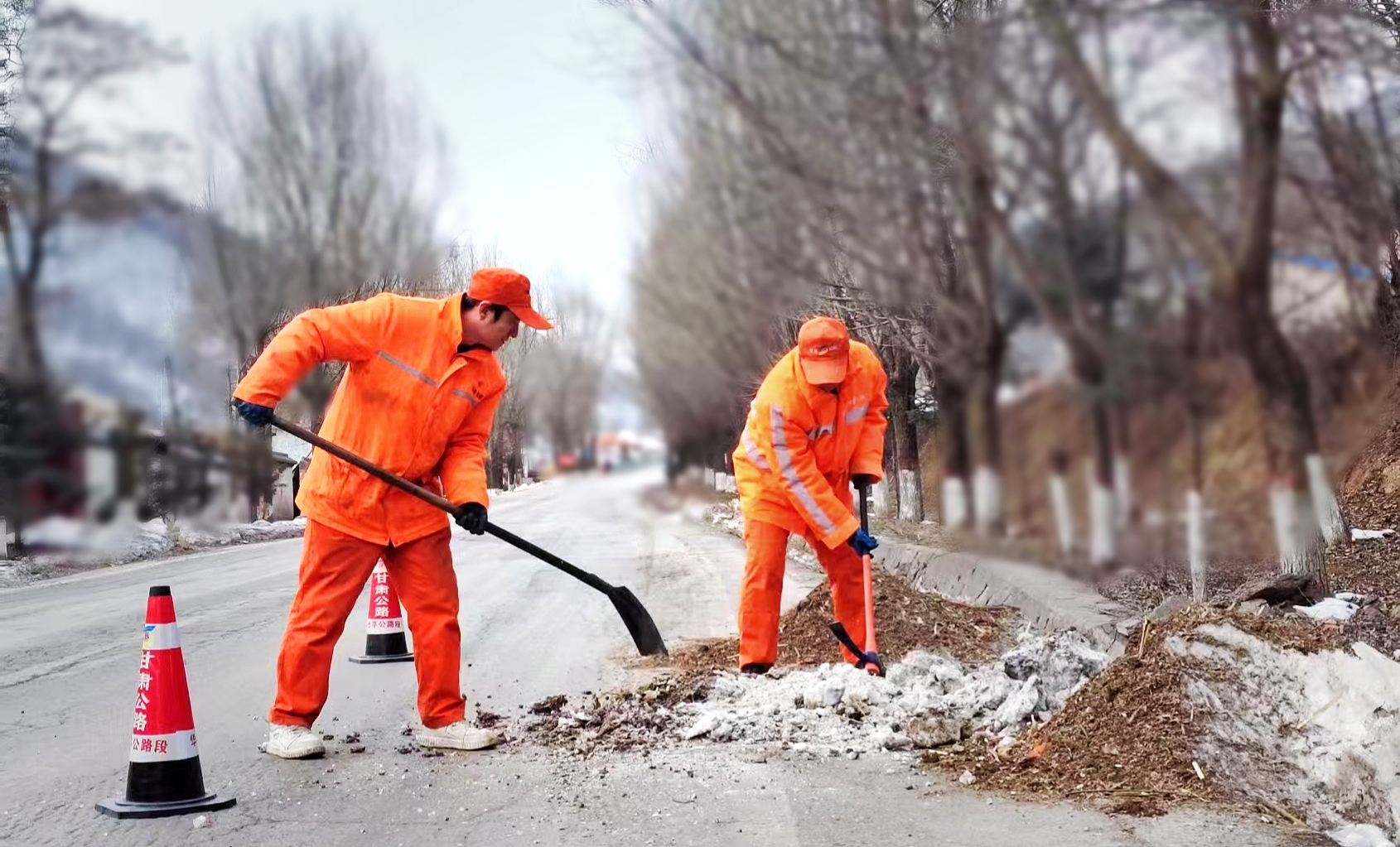 华亭公路“美颜师”的节后日常是啥样　这里有图有故事