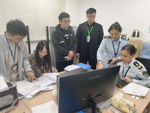 深圳市生态环境局龙岗管理局与龙岗区卫生健康局现场联合评估医院医疗废物废水规范化管理情况