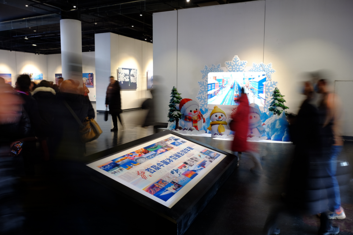 共赴亚冬之约 首届中国冰雪摄影双年展燃启冰城