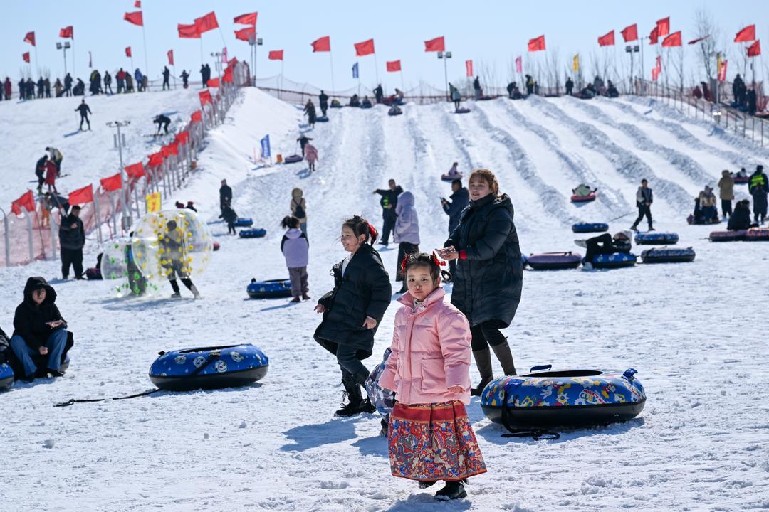 琅琊勇士运动休闲公园游客体验雪圈项目 拍摄:孙运河 王慧