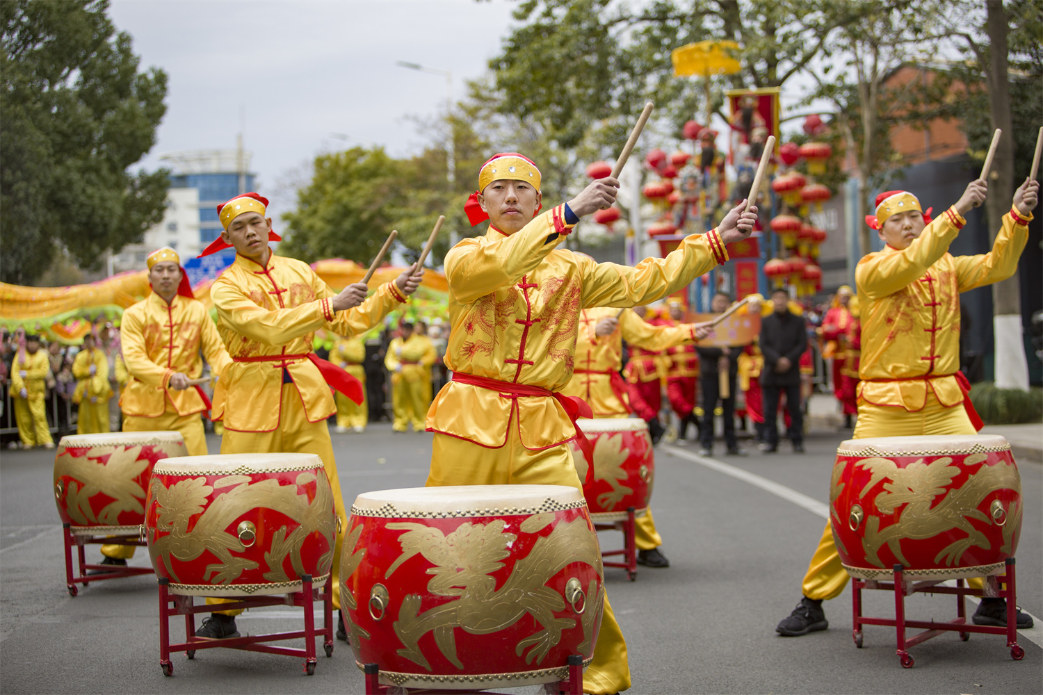 全城沸腾！余姚街头这场“非遗盛宴”让姚城元宵年味拉满！