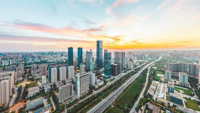 近年来，西安持续以科技创新引领新质生产力发展。图为发展动能强劲的西安高新区。 （资料图片 高新区供图）