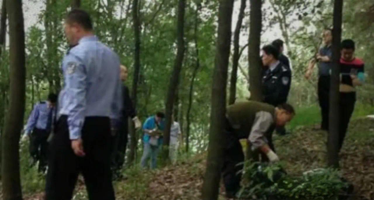 图 4年警度出插旗山勘验现场