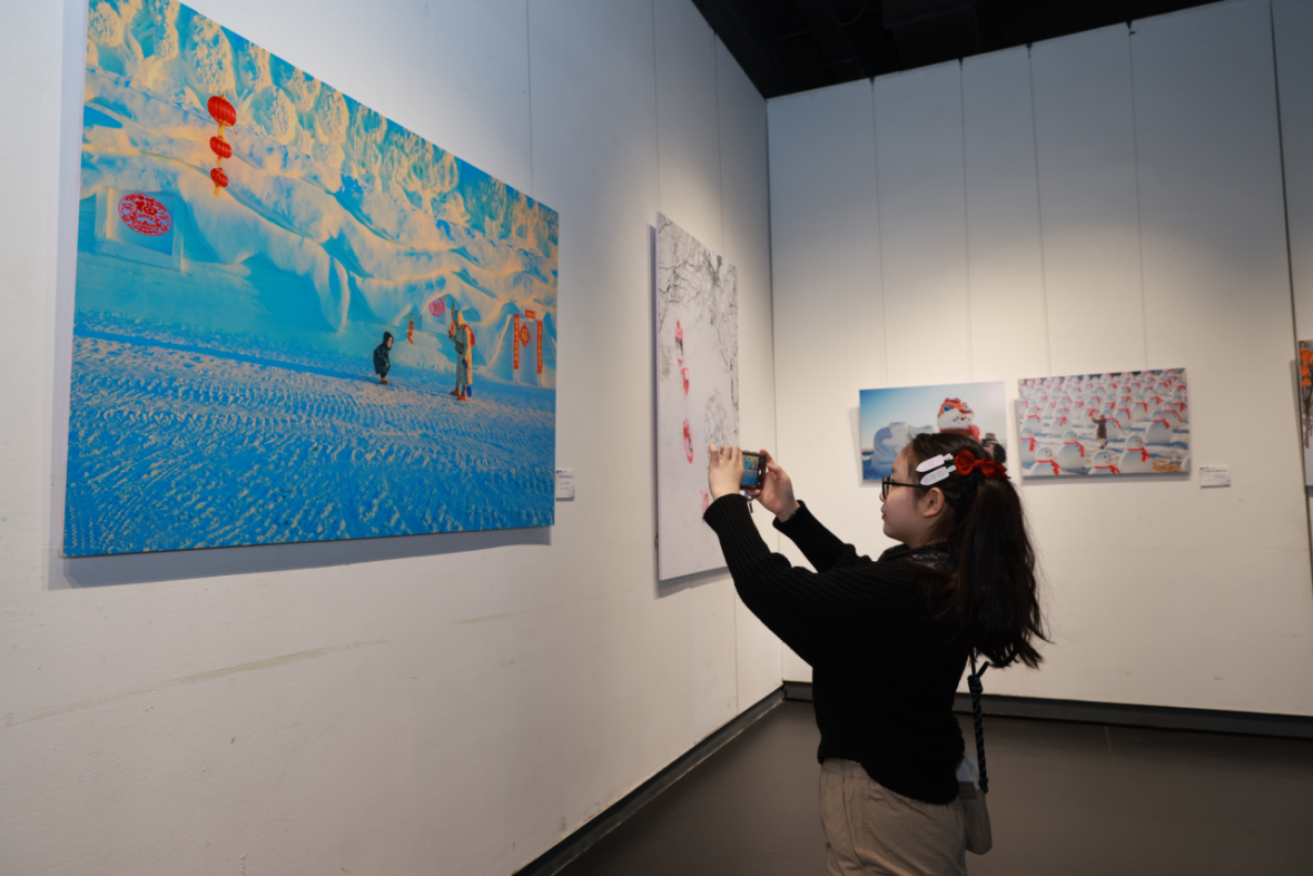 共赴亚冬之约 首届中国冰雪摄影双年展燃启冰城