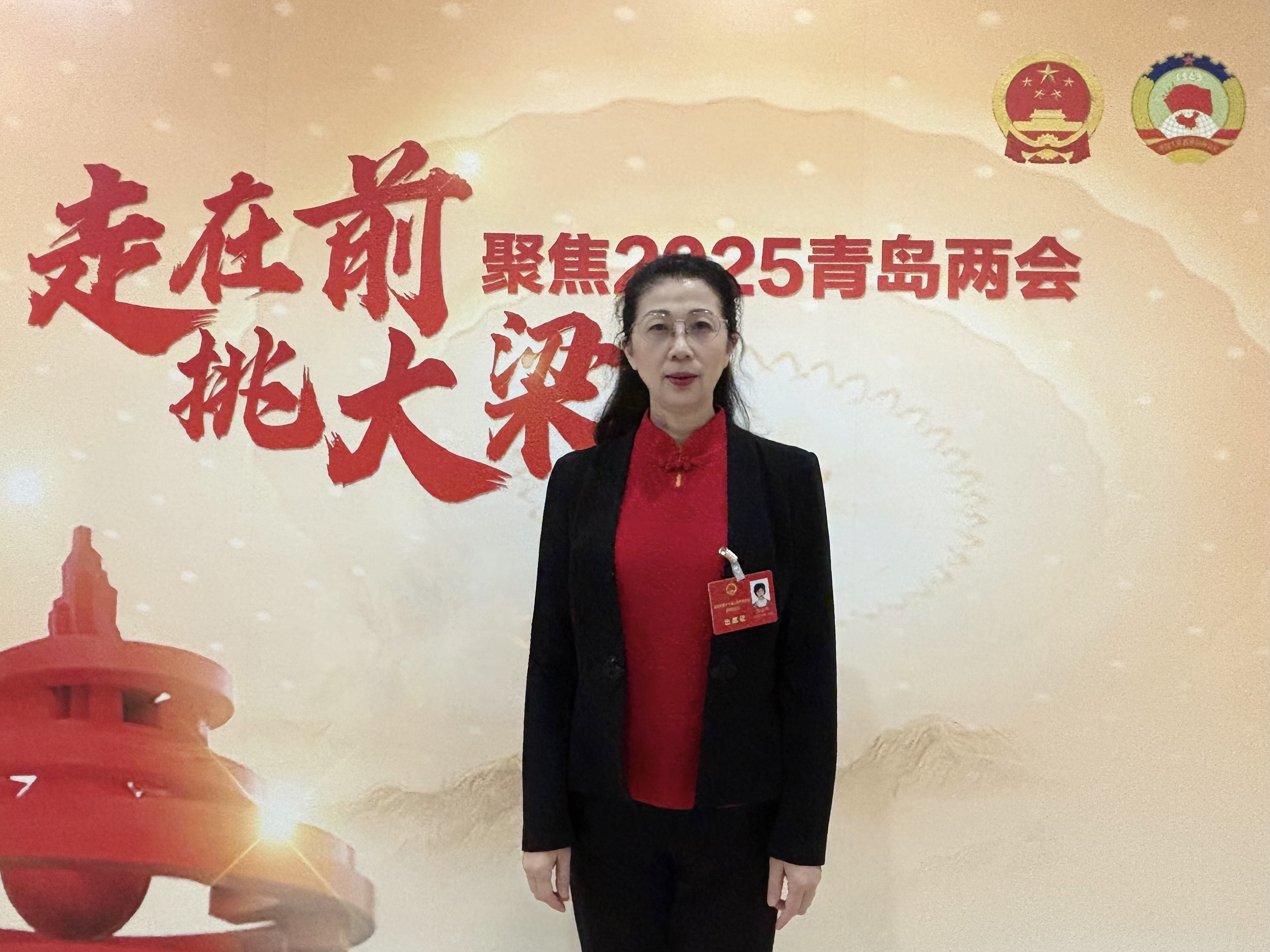 青岛市人大代表田文玲：将书法与艺术融入青岛地方旅游景点，提升城市文化品牌魅力