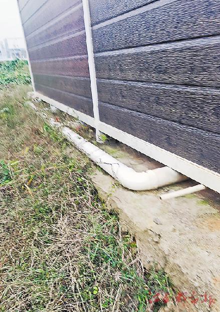 ▲ 公厕的水管也未接通水