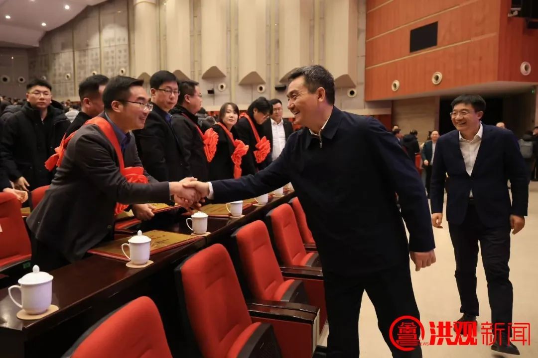 南昌市深化實(shí)施“8810”行動(dòng)計(jì)劃暨科技創(chuàng)新推進(jìn)大會(huì)召開(kāi) 李紅軍講話