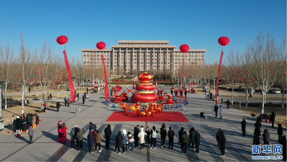 乡艺汇演活动现场。新华网发 周洪佳 摄