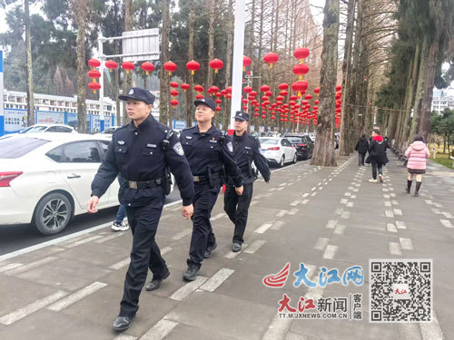 春节期间，茨坪派出所组织人员持续开展巡逻。茨坪派出所供图