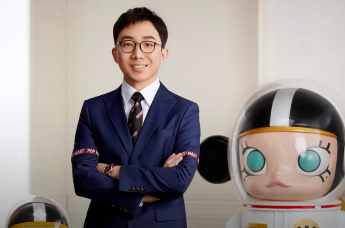 为什么是泡泡玛特：一年市值翻三倍，何以成就“出海王”？