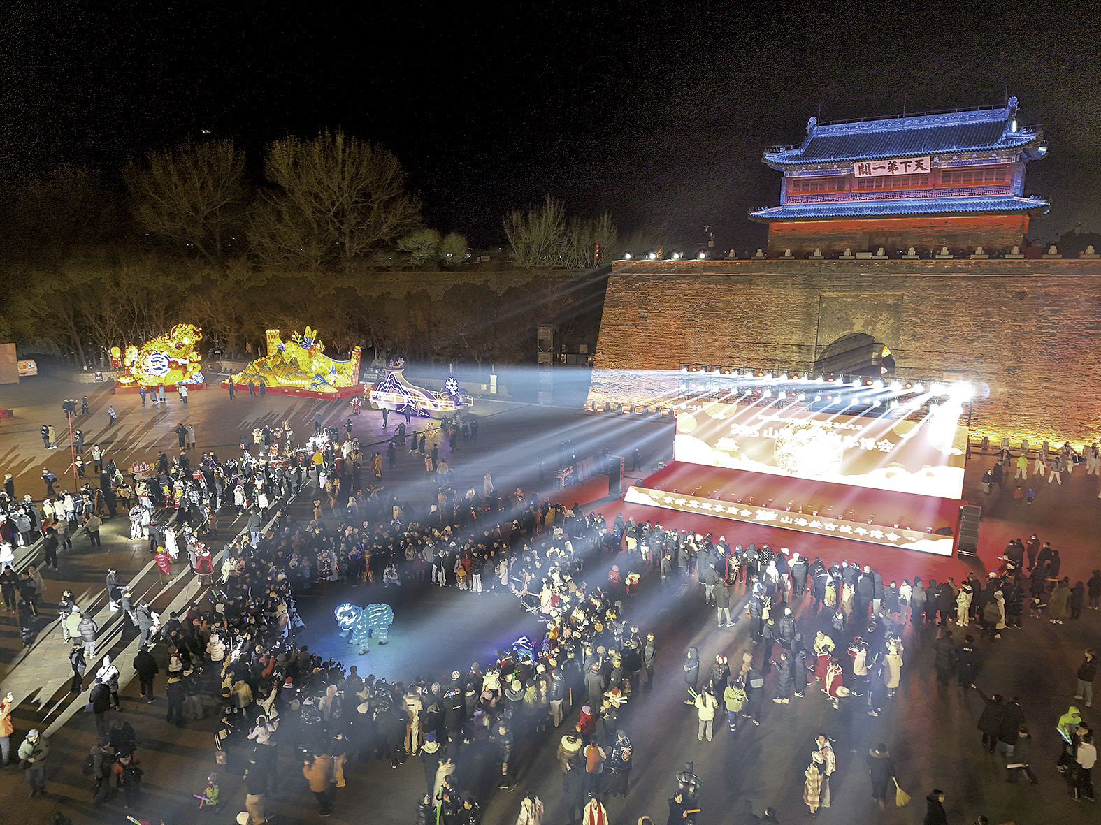 山海关年博会人头攒动。通讯员王金磊 摄