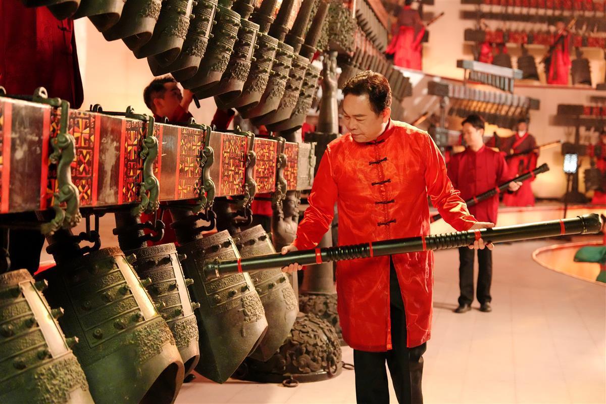 谭军在《宫商角徵羽》录制现场(谭军供图)