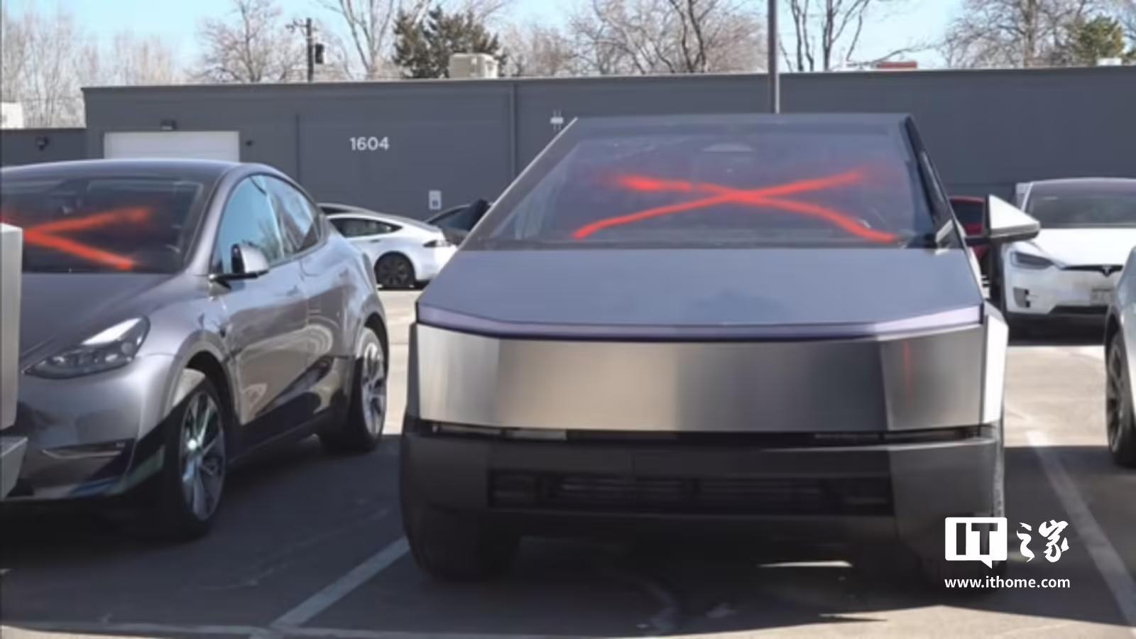 科罗拉多州一特斯拉门店遭破坏，车辆被涂“X”字样_凤凰网