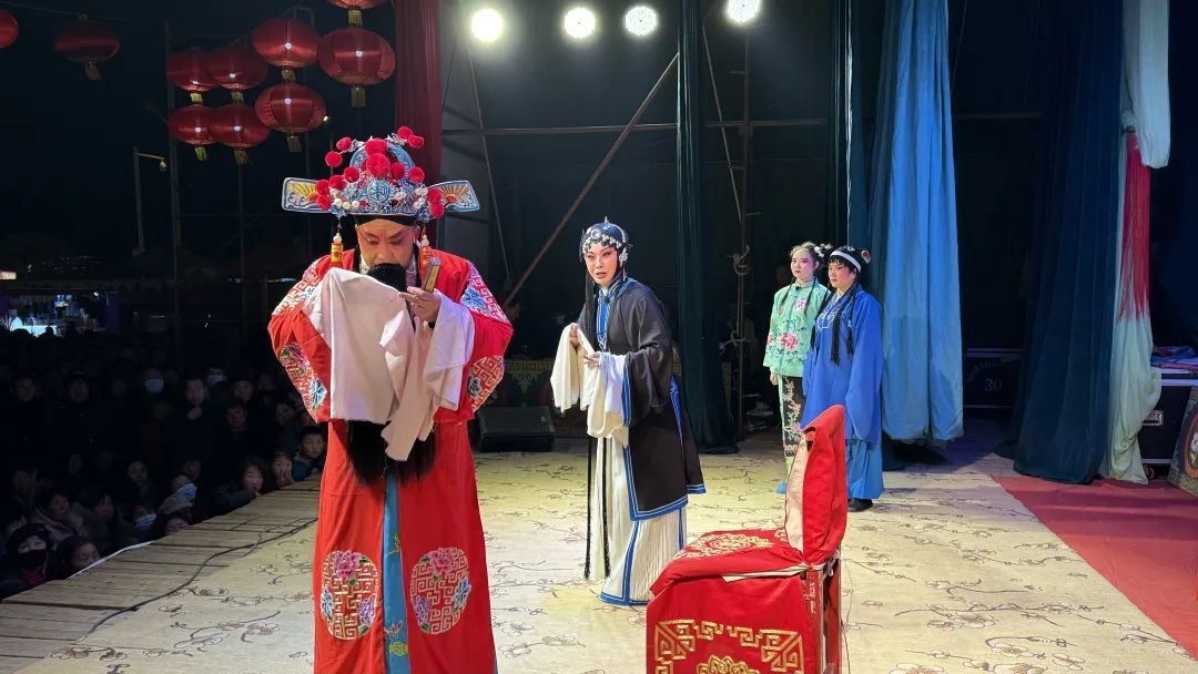▲2月11日,成县体育馆内举办秦腔表演。陇南成县发布