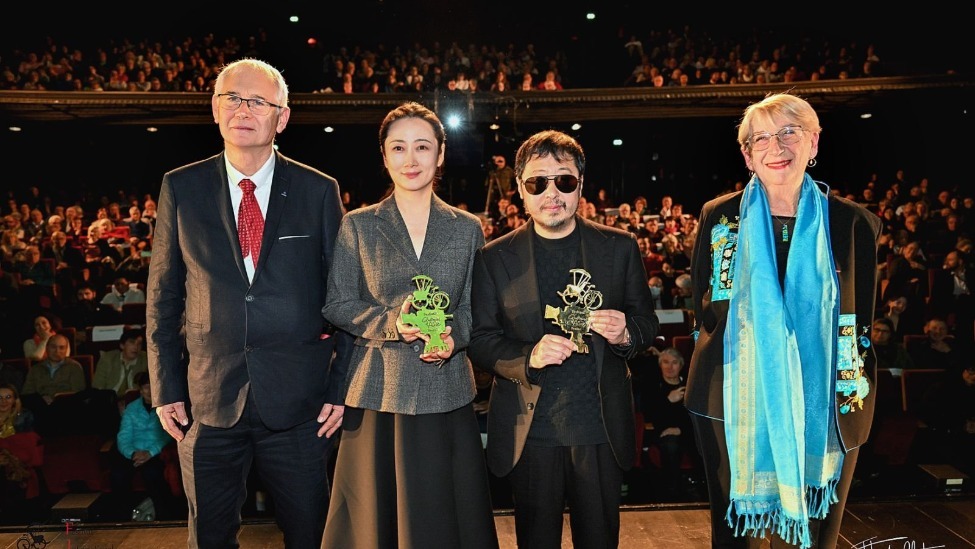 赵涛、贾樟柯法国维苏尔领取终身成就金三轮车奖封面图