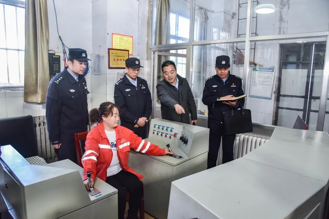 护航节后复工复产　华亭竭“警”所能