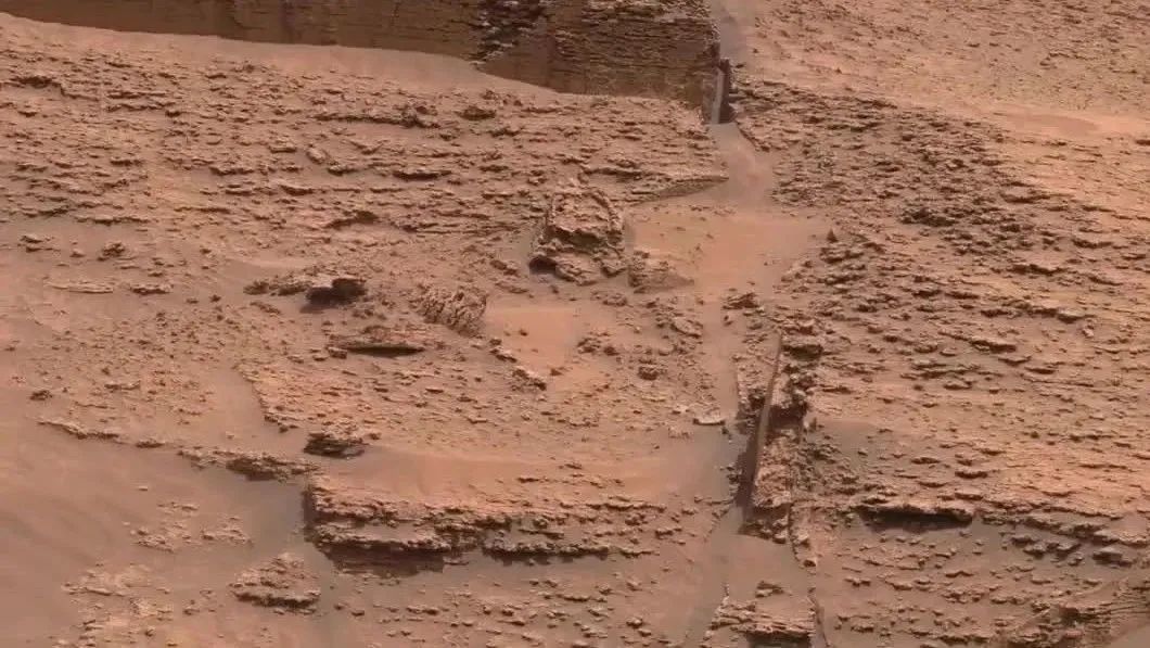 大家好，这里是火星表面，再看凄凉之地