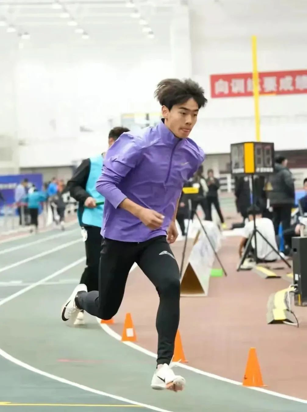 湖口高一学生尹子豪夺得全国室内田径大奖赛冠军