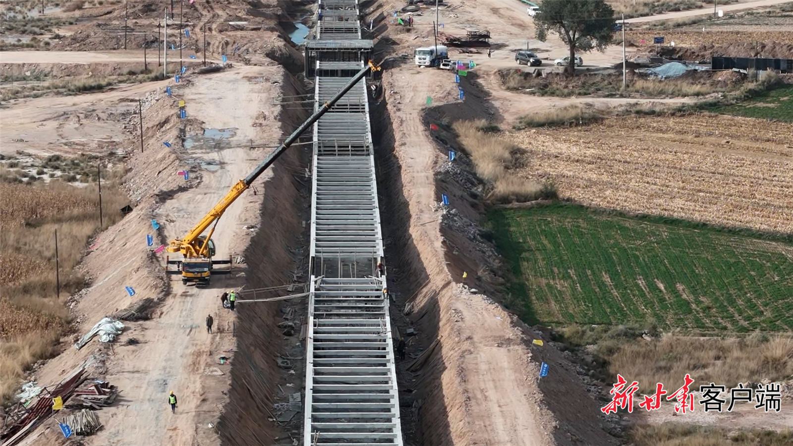 2024年，景电二期提质增效工程总干一泵站至十三泵站间渠道及建筑物改造工程现场。甘肃水投集团供图