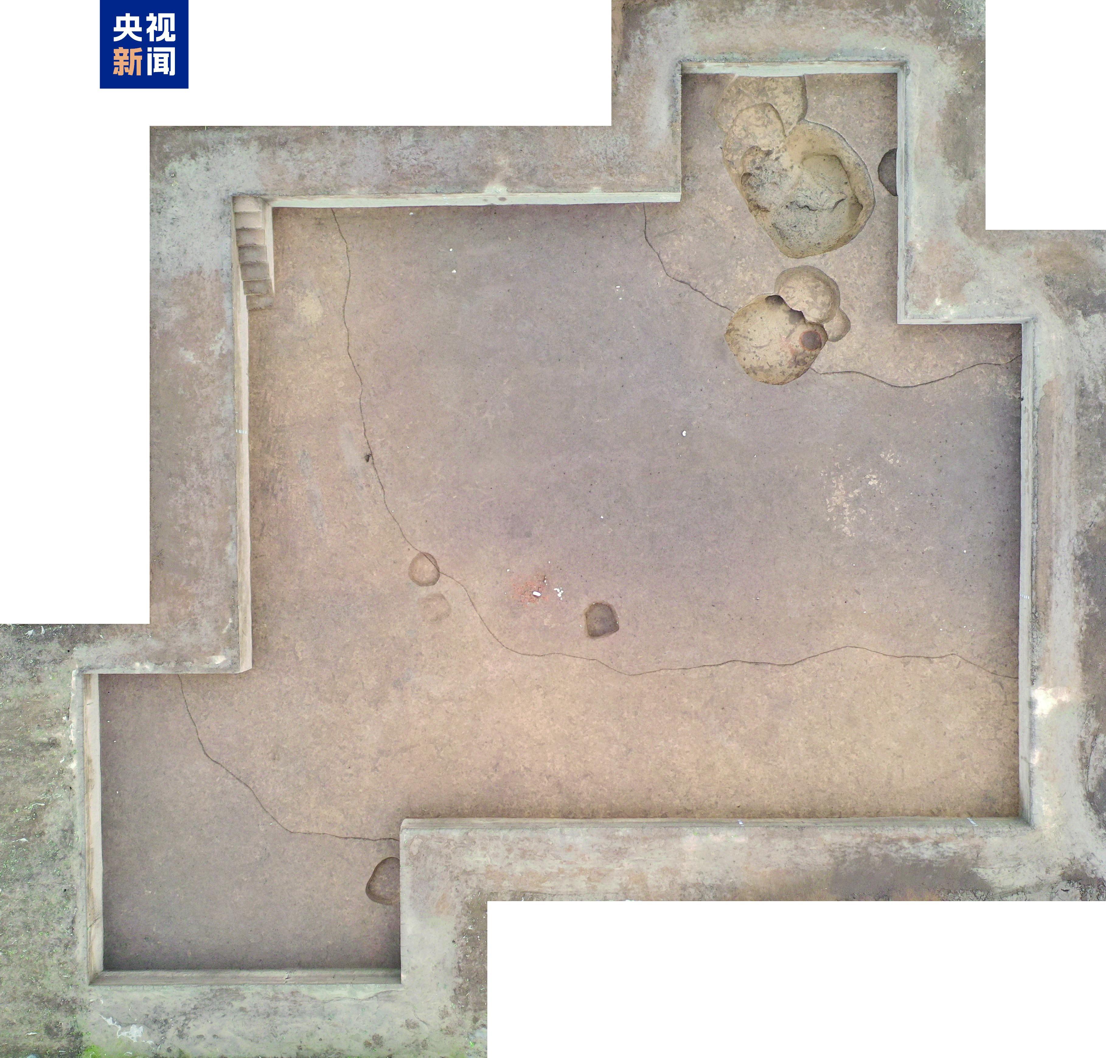 “围壕”西南角内侧(上为北)