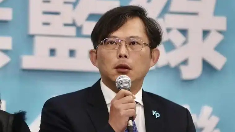 柯文哲父亲今早去世，黄国昌：民众党会做柯家最坚强的后盾