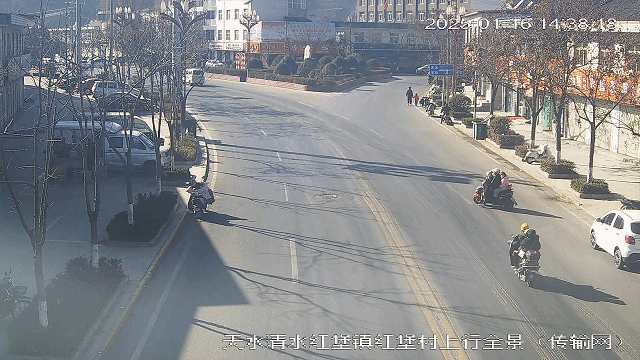 雪天夜间不减速追尾刮擦两车 甘肃曝光典型交通案例