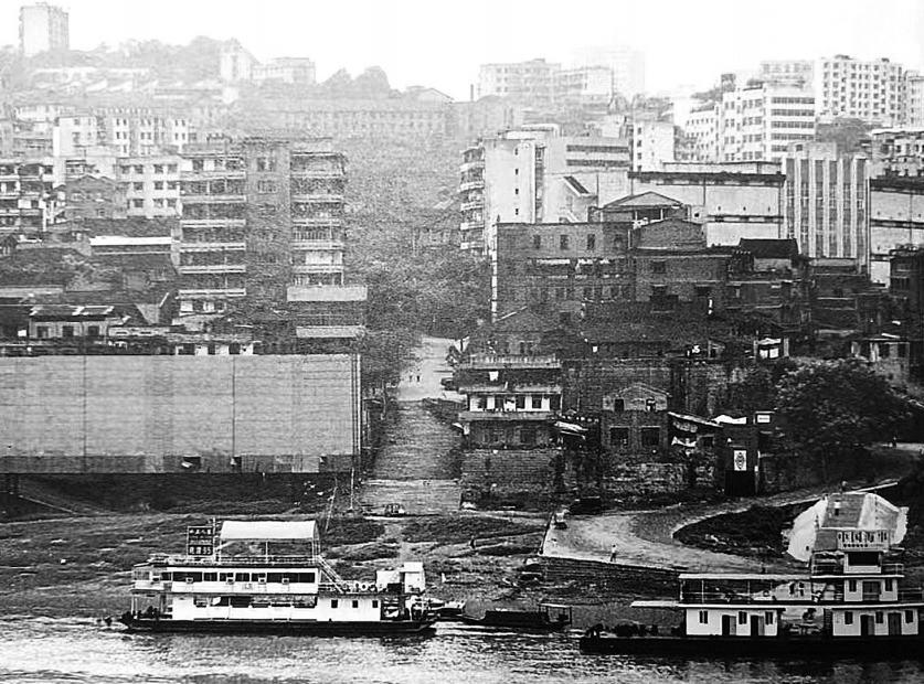 20世纪末的江北城老码头。图/重庆市江北区摄影家协会