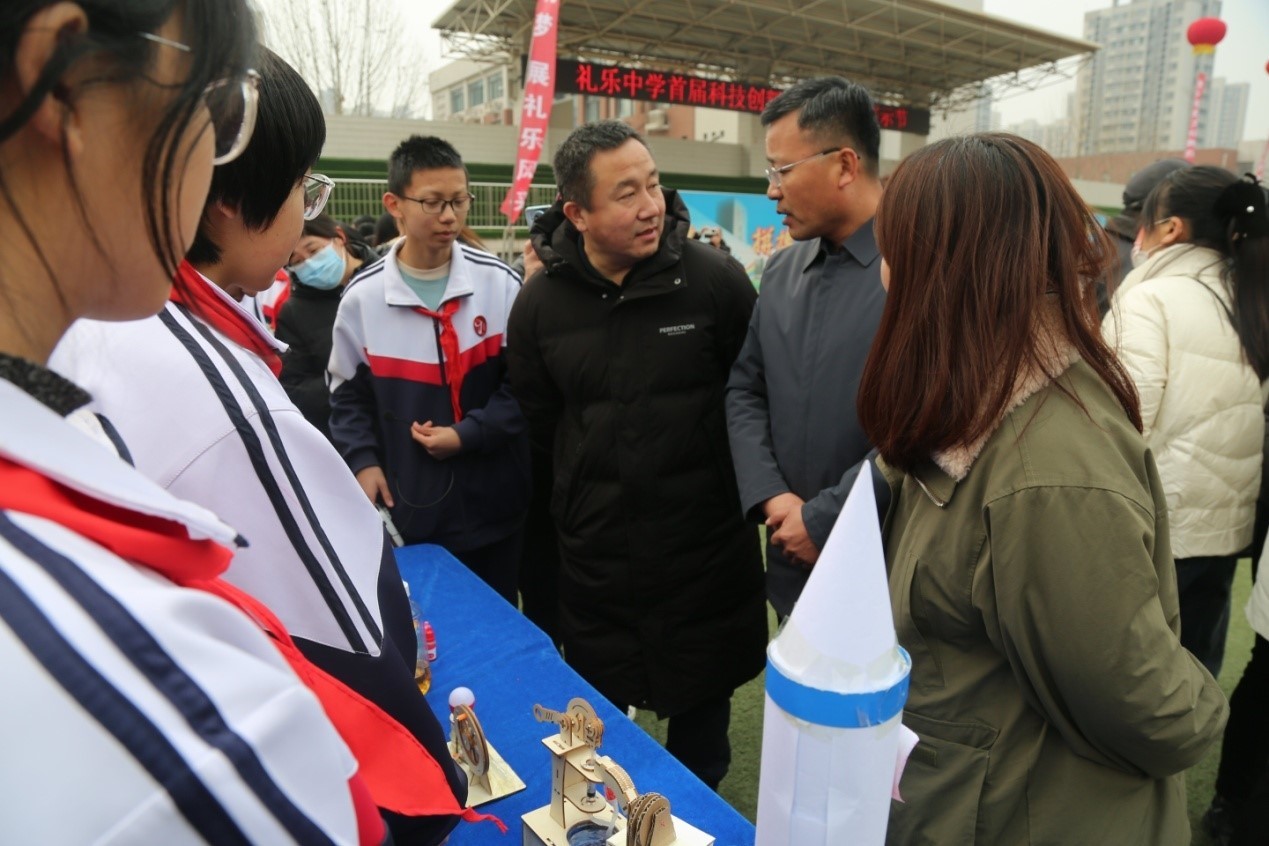 济南市槐荫区礼乐初级中学首届科技创新暨传统文化展示节盛大启幕