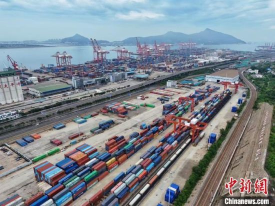 图为长三角多地开行的中欧班列。　(资料图 中国铁路上海局集团有限公司供图)