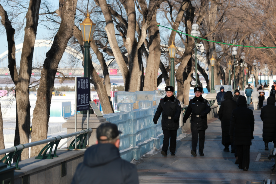 哈尔滨市公安局道里分局多措并举  筑牢春融期江面安全防护网