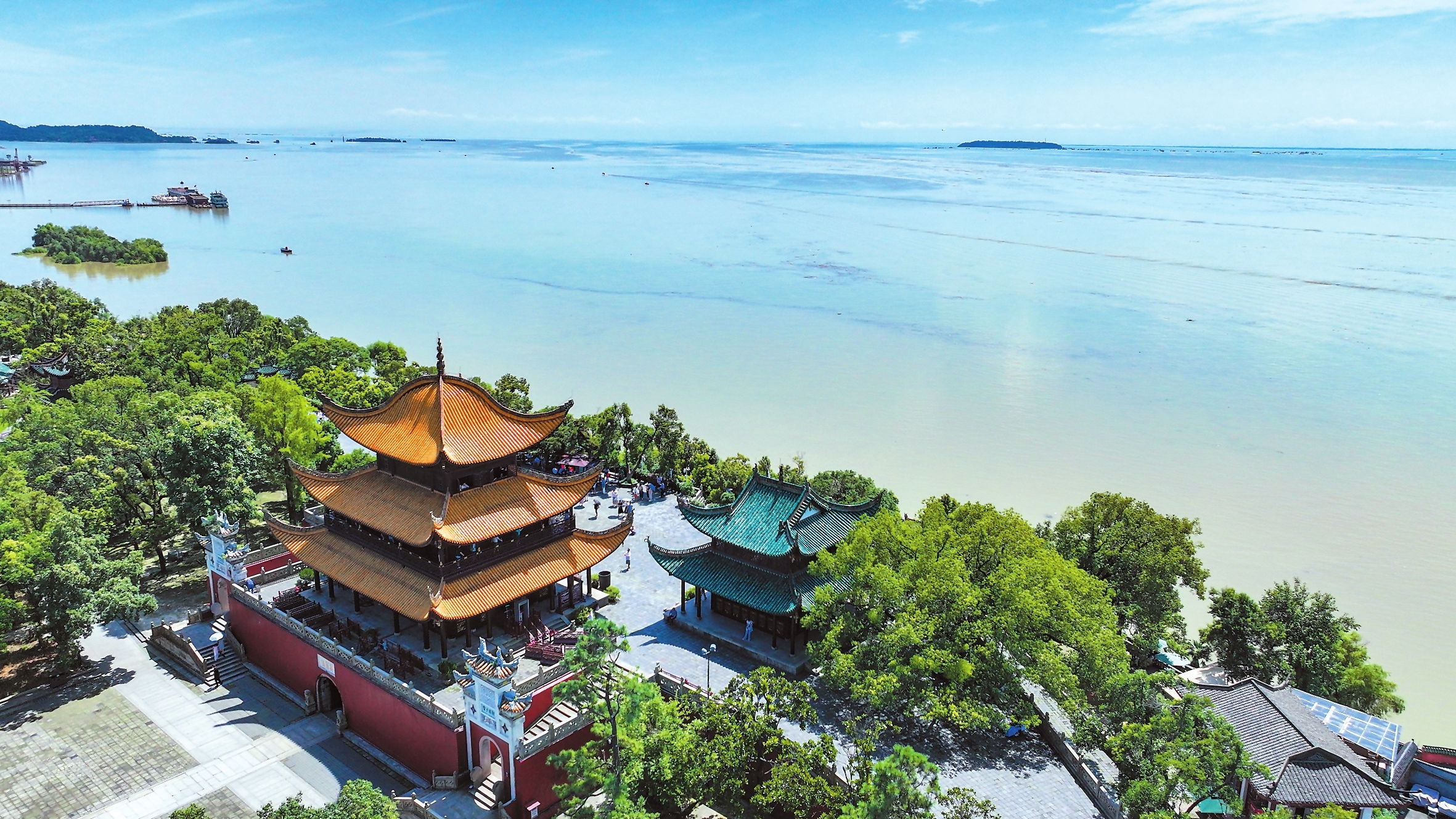 湖光山色，秀美岳阳。