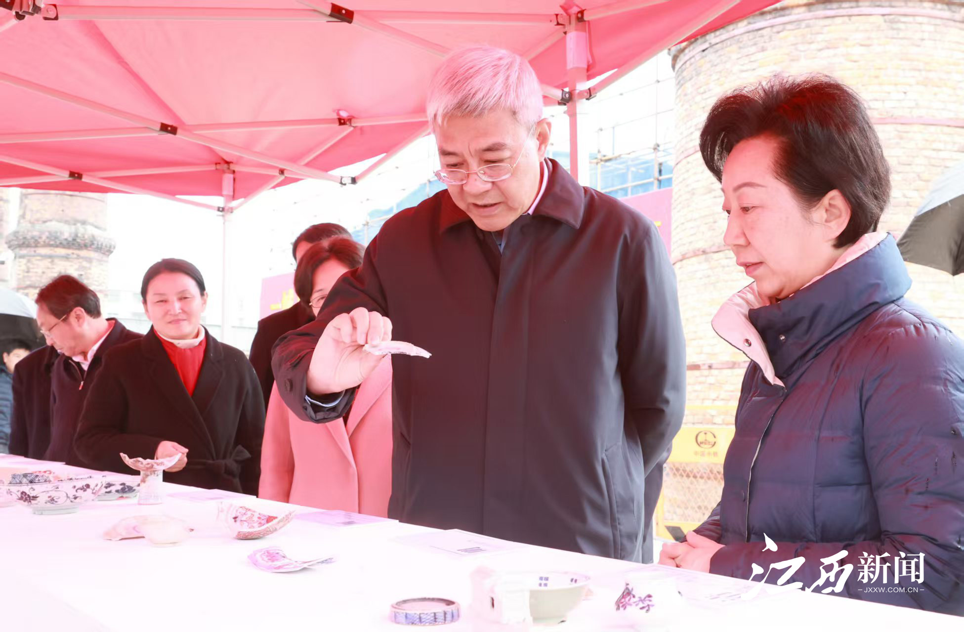 尹弘深入景德镇调研陶瓷文化遗产保护传承工作