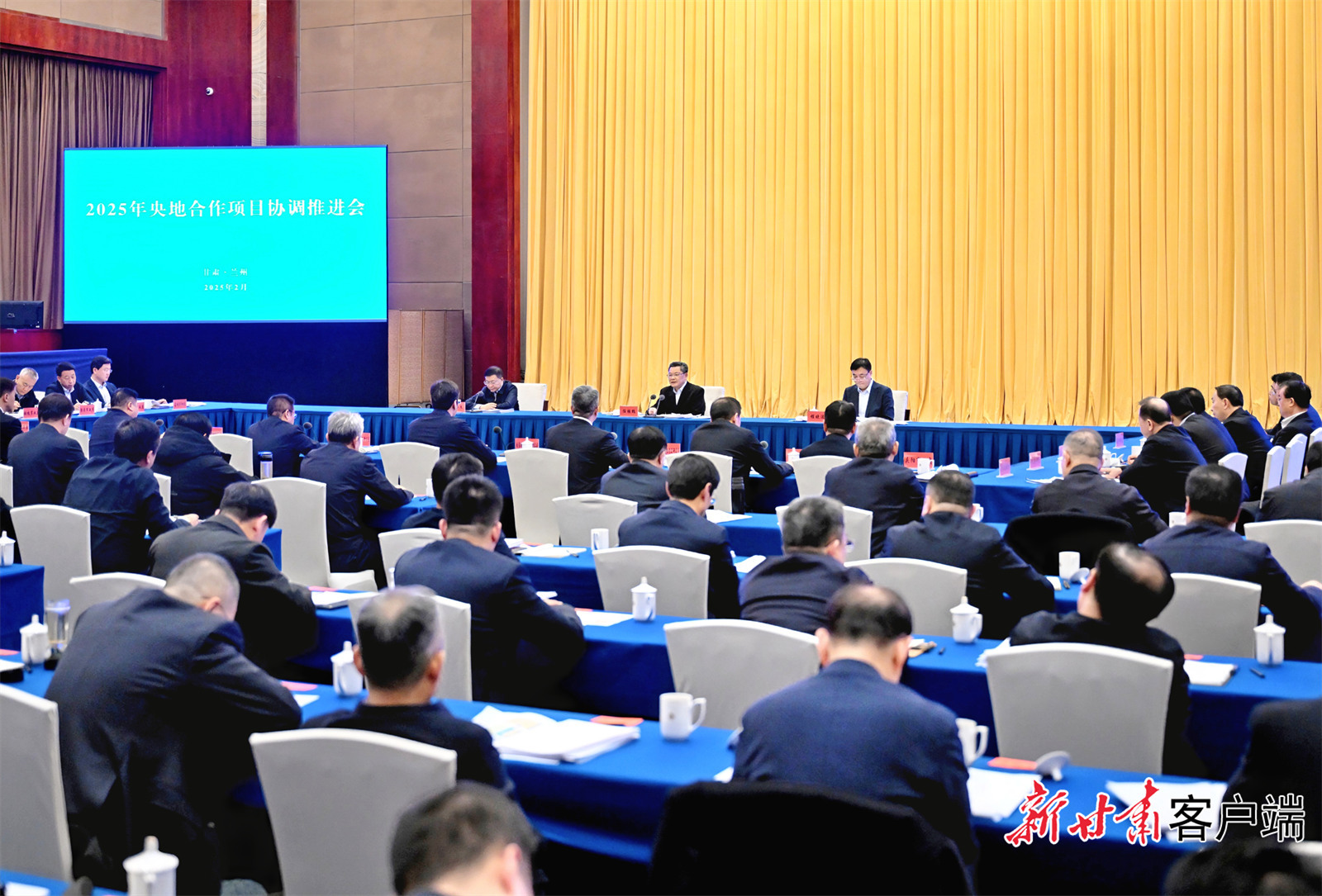 2月21日,2025年央企与甘肃合作项目协调推进会在兰州召开,省委副书记、省长任振鹤出席并讲话。新甘肃·甘肃日报记者 盛学卿