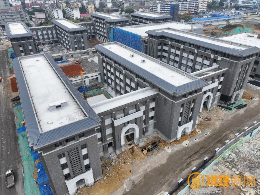 南昌市洪都中学新校区教学楼外立面装修基本完成