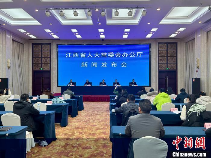 20日,江西省人大常委会办公厅举行《江西省爱国卫生条例》新闻发布会。朱莹 摄