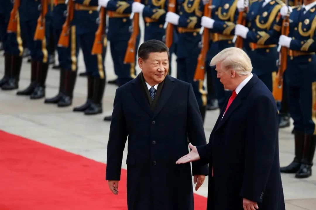 ▎2017年特朗普访华时,与国家主席习近平一起参加了欢迎仪式。图源:路透社