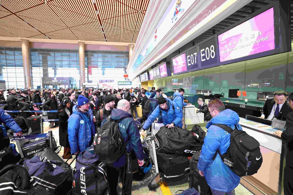 亚冬会专用柜台办理乘机手续