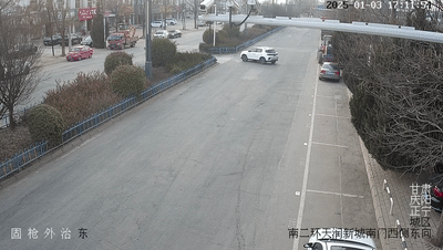 雪天夜间不减速追尾刮擦两车 甘肃曝光典型交通案例