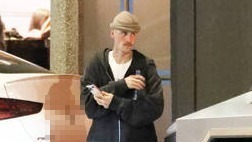 贾斯汀·比伯现身某spa馆，着装随意不修边幅，状态不佳封面图