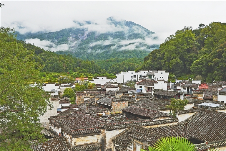 婺源不少古村落得以保存完整，当地乡村工匠发挥了大作用。江西日报全媒体记者 徐黎明摄
