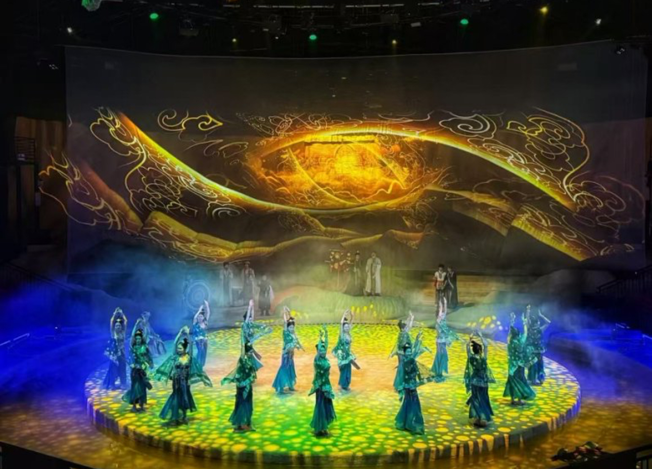 AI全景制作舞台剧《西境千年》亮相兰州野(38724375)-20250218163309.jpg