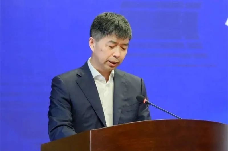 景德镇这位企业家参加民营企业座谈会