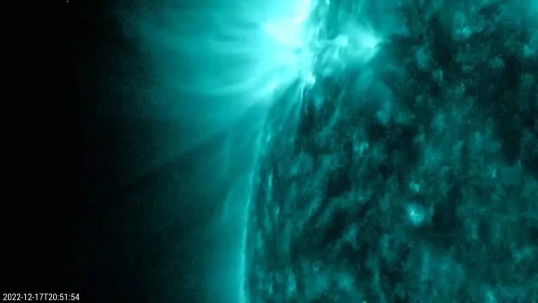 NASA拍的，太阳样子，这里是太空中