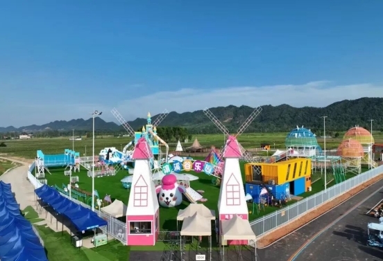 江西瑞昌市：一只羽毛球 激活一座城