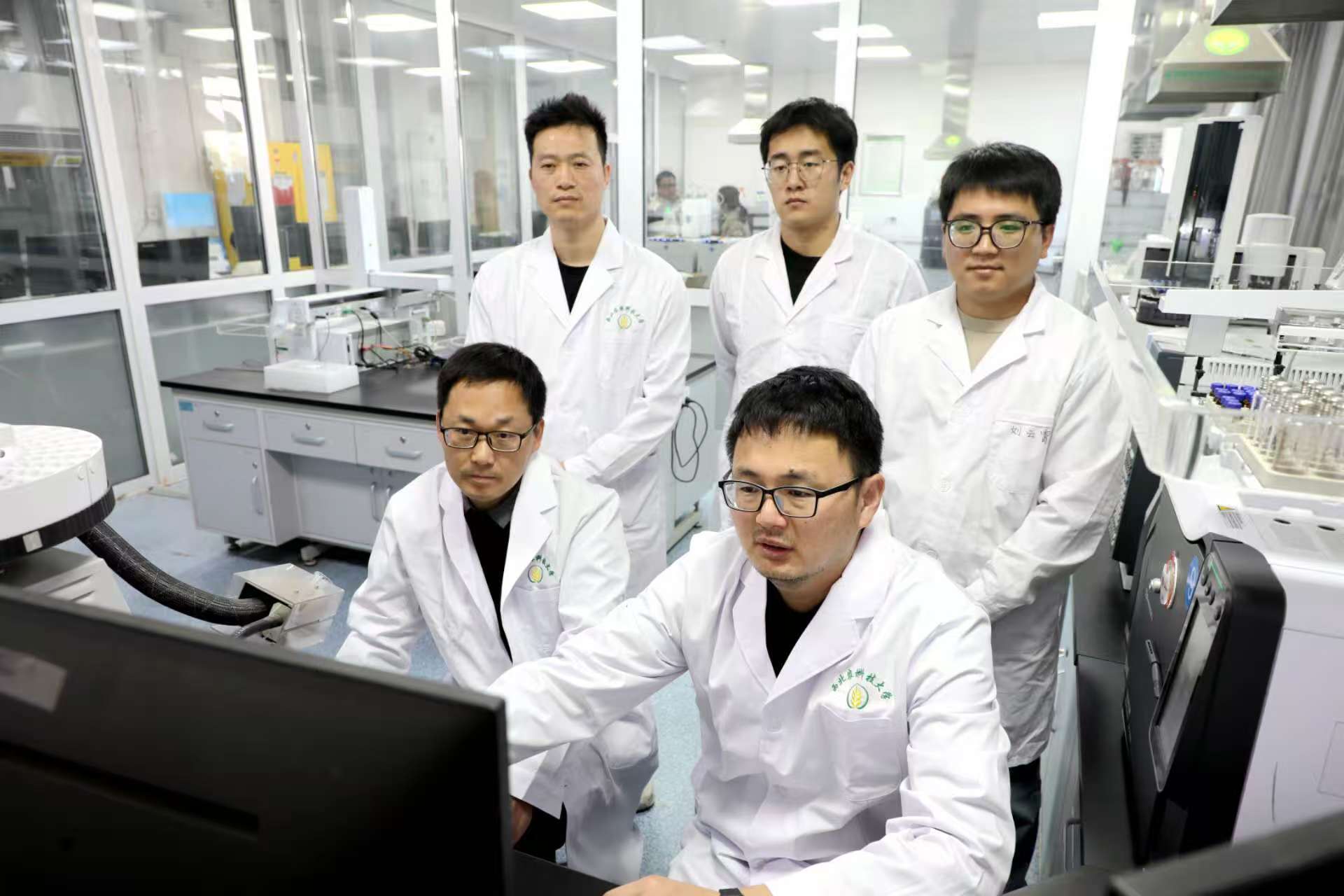 为中国苹果高质量发展接续奋斗——走进西北农林科技大学苹果抗逆与品质改良创新团队