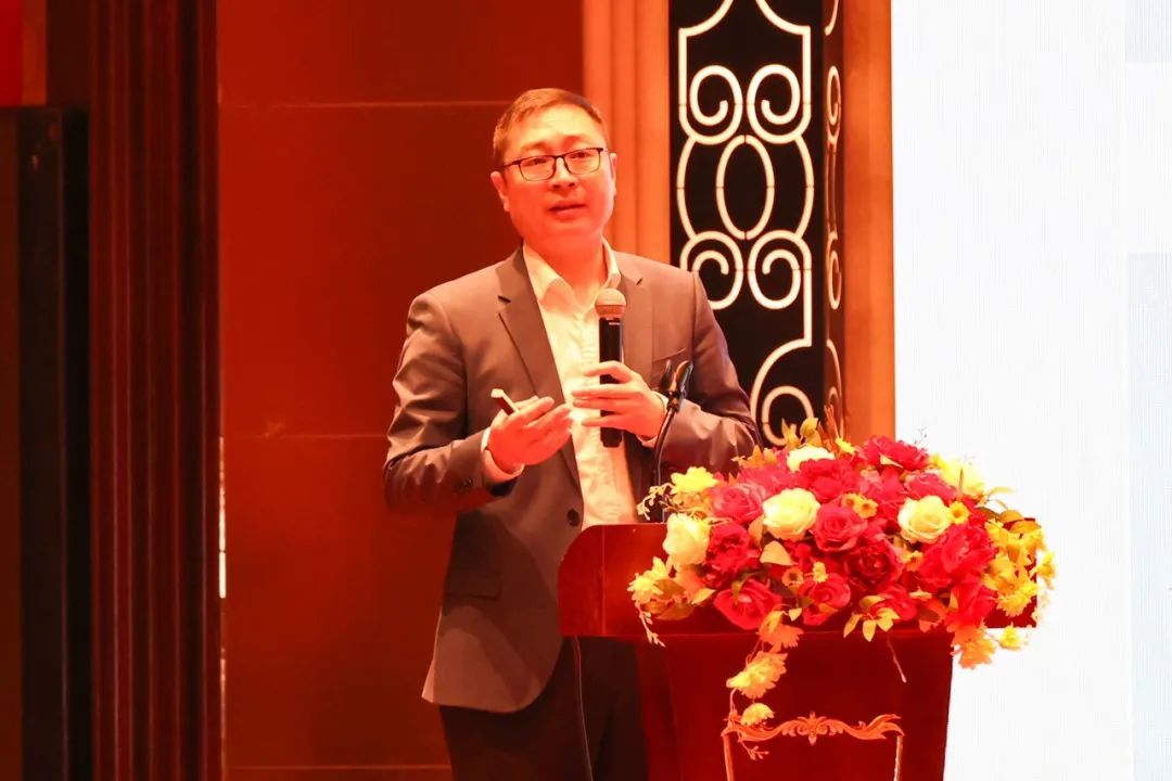 崔曙光作专题报告