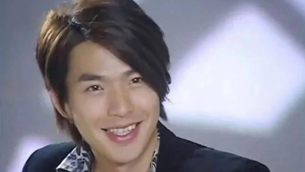 《放羊的星星》李威涉嫌杀人，被警方传唤，曾经追过姚笛封面图