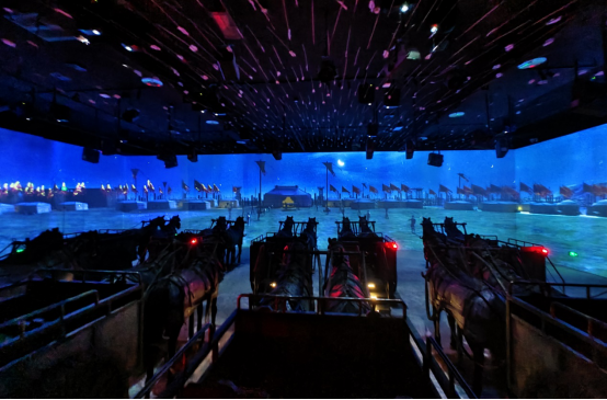 汉唐天马城通过场景虚拟还原、AR体感互动、全息舞台、5D动感全景展示等多媒体高科技手段，沉浸式展示凉州文化。