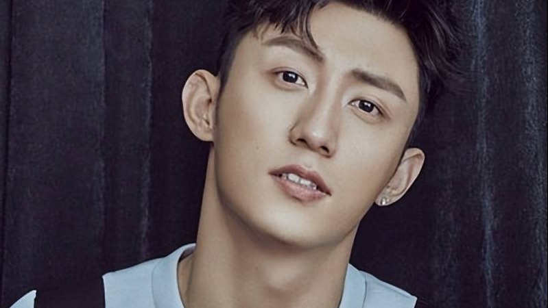 没想到，32岁的黄景瑜竟以这种方式，给娱乐圈鲜肉们上了一课封面图